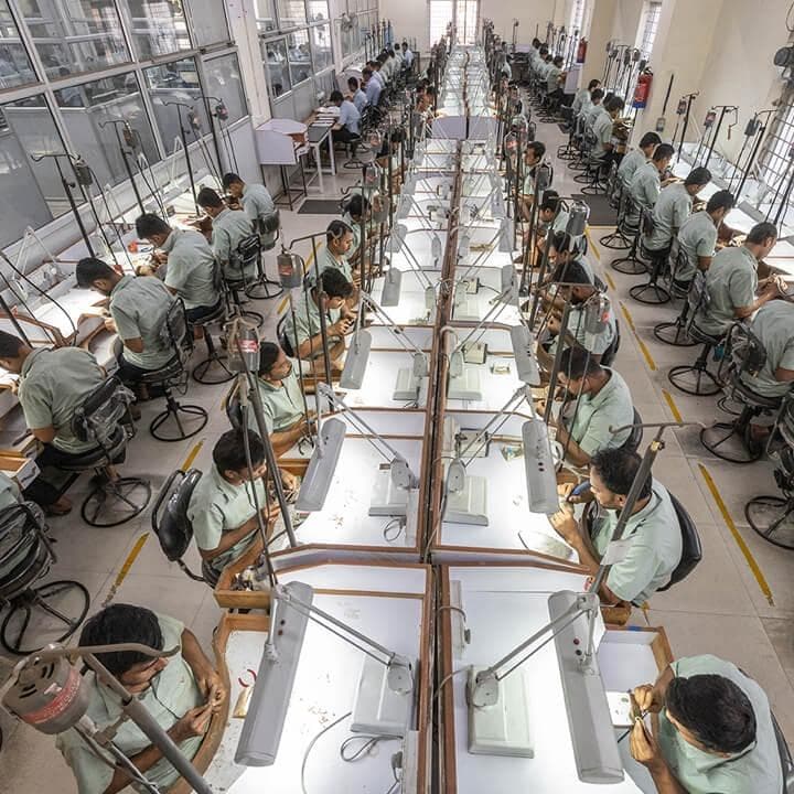 The Benefits of Working with a Custom Jewellery Manufacturer in the UK